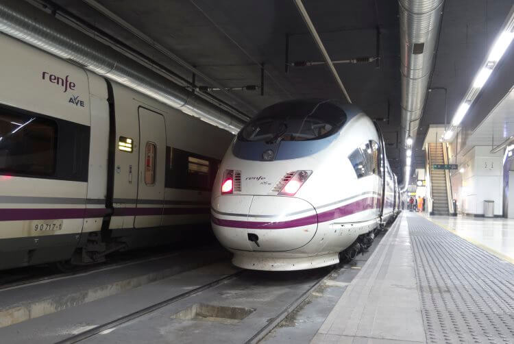 railway connections in Spain Madrid, Barcelona, Toledo, Valencia - train travel