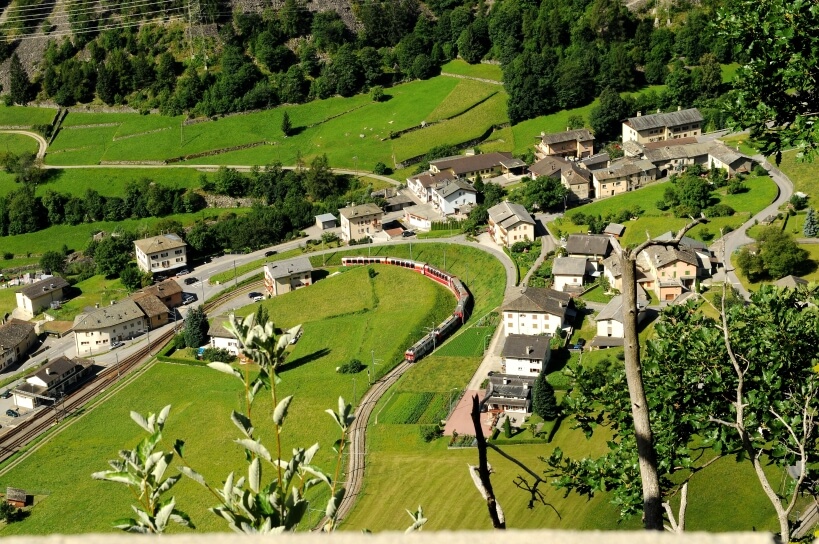 Pre-Alpine Express- the Swiss railway system Pre-Alpine Express - visiting Switzerland by train